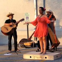 Farmers Market Concert: A Flor de Piel 