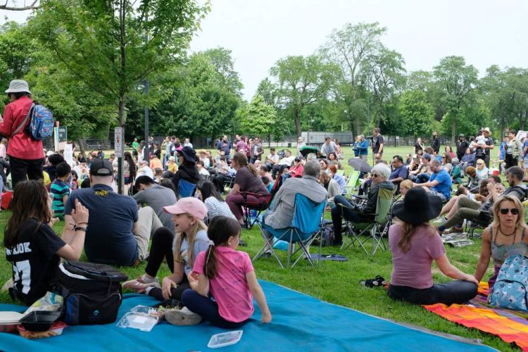 Yo Yo Ma McKinley Park 20190621 audience waiting