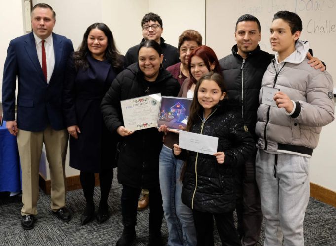torres family holiday decorating contest mckinley park civic association meeting