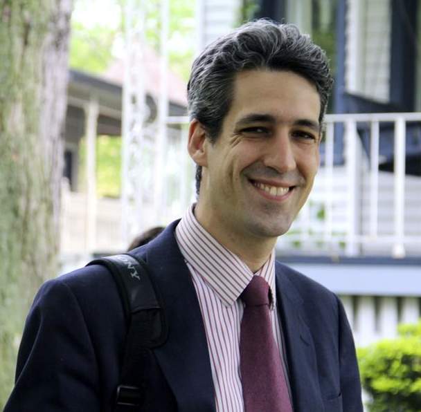 State Sen. Daniel Biss announced his candidacy for Illinois governor on Monday.