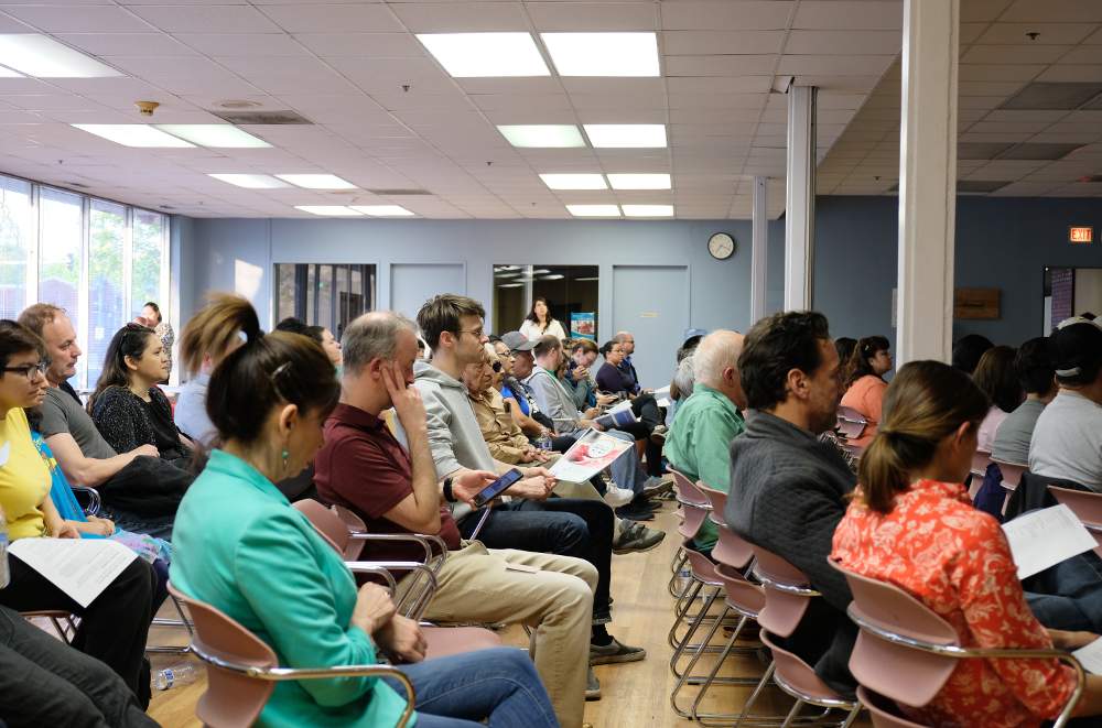 CMAP neighborhood plan meeting 20190515 attendees seated2