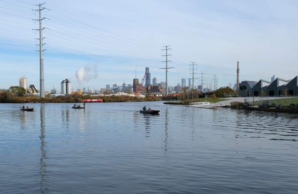 Bubbly Creek Asian Carp patrol boats Chicago downtown 20191104